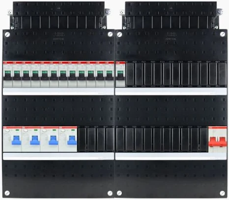 ABB SL-line Twee kasten naast elkaar, afgebeeld met 13 groepen en hoofdschakelaar